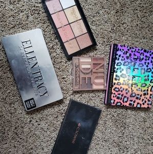Eyeshadow pallets